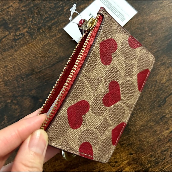 Coach Mini Skinny Id Case In Signature Canvas With Heart Print - Picture 4 of 8